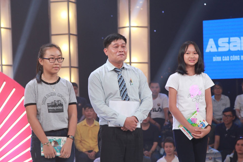 Thách thức danh hài: Phục thù sau 3 mùa thi rớt, chàng trai trở lại kéo theo binh đoàn hàng xóm láng giềng Thách thức danh hài: Phục thù sau 3 mùa thi rớt, chàng trai trở lại kéo theo binh đoàn hàng xóm láng giềng